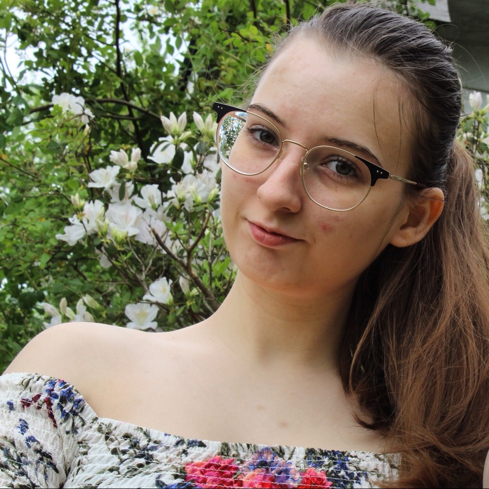 Meet your Posher, Emily